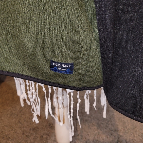 OLD NAVY two toned sweater - Picture 5 of 8